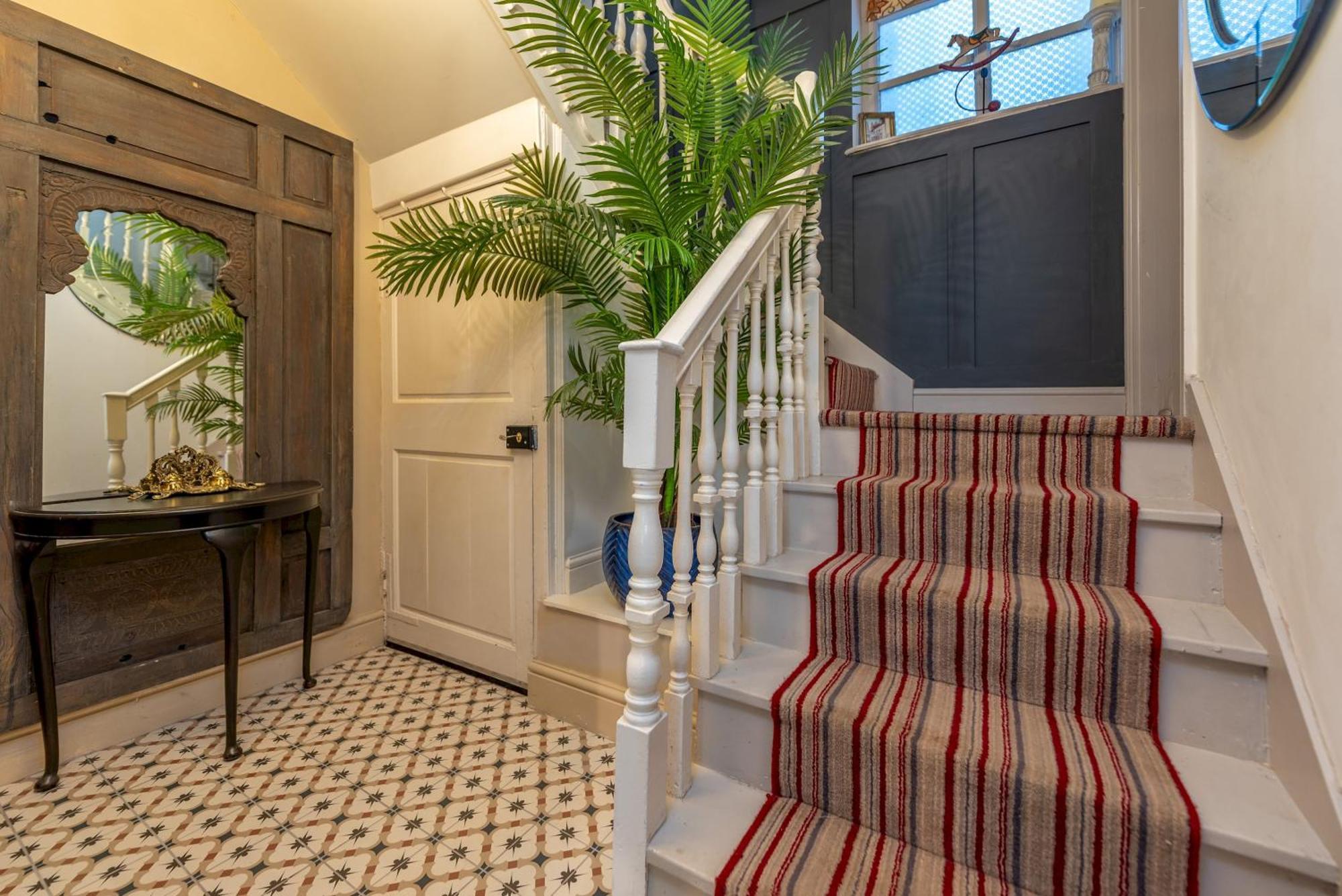 Вилла William Oakes House Georgian House Garden Pass The Keys Бриджнорс Экстерьер фото